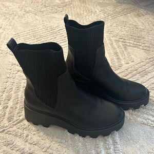 Women’s Villa Chelsea Boot - DV Dolce Vita